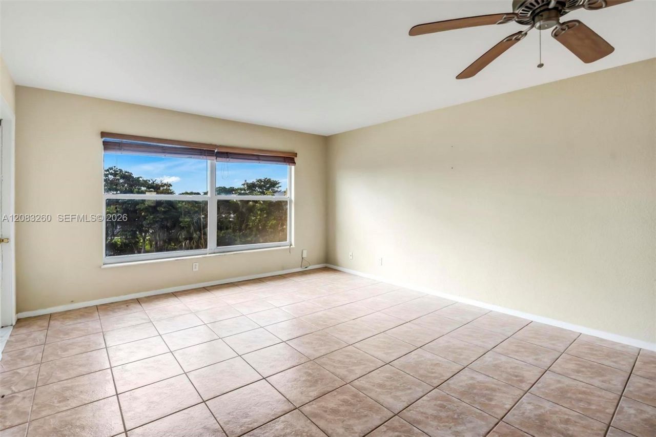 6570 Royal Palm Blvd, Unit 302J, Margate, FL 33063 Photo