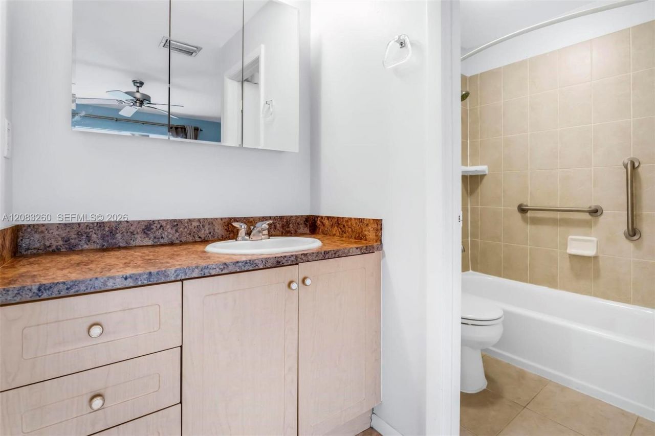 6570 Royal Palm Blvd, Unit 302J, Margate, FL 33063 Photo