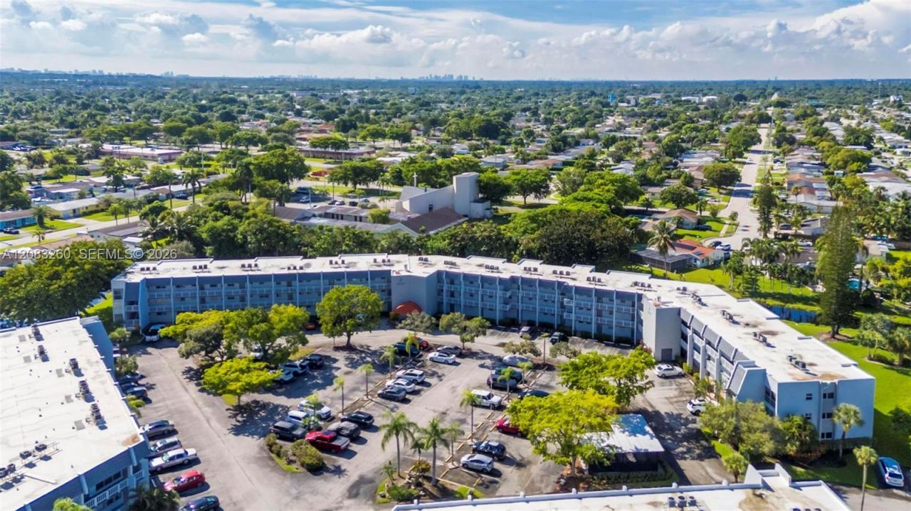 6570 Royal Palm Blvd, Unit 302J, Margate, FL 33063 Photo