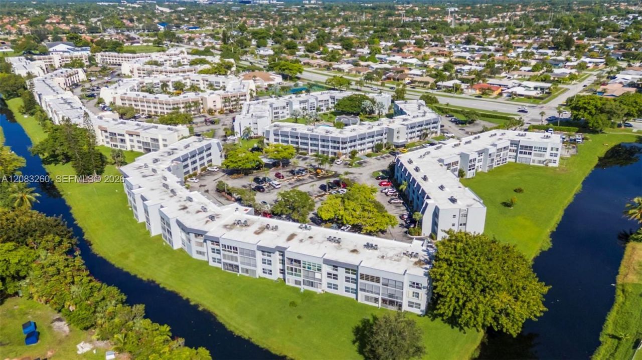 6570 Royal Palm Blvd, Unit 302J, Margate, FL 33063 Photo