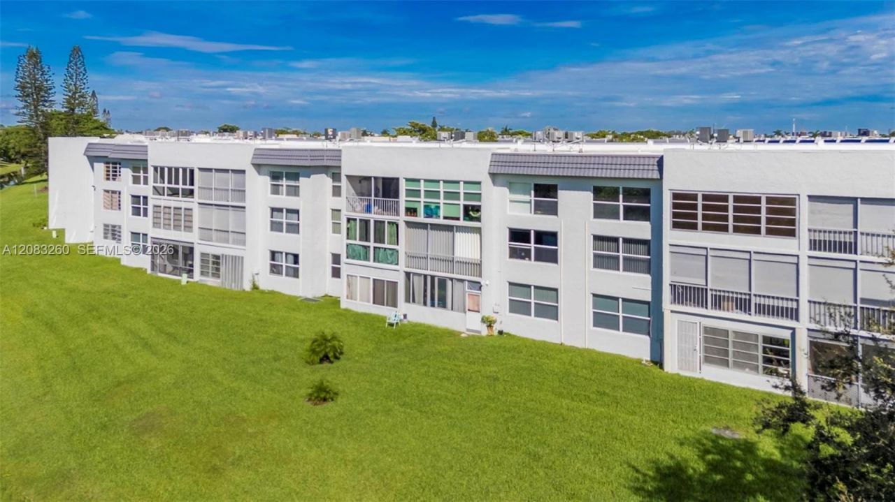 6570 Royal Palm Blvd, Unit 302J, Margate, FL 33063 Photo