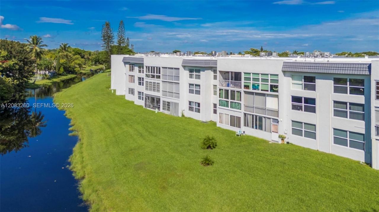 6570 Royal Palm Blvd, Unit 302J, Margate, FL 33063 Photo
