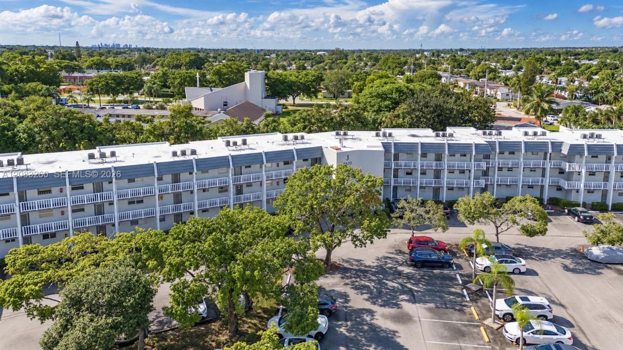 6570 Royal Palm Blvd, Unit 302J, Margate, FL 33063 Photo
