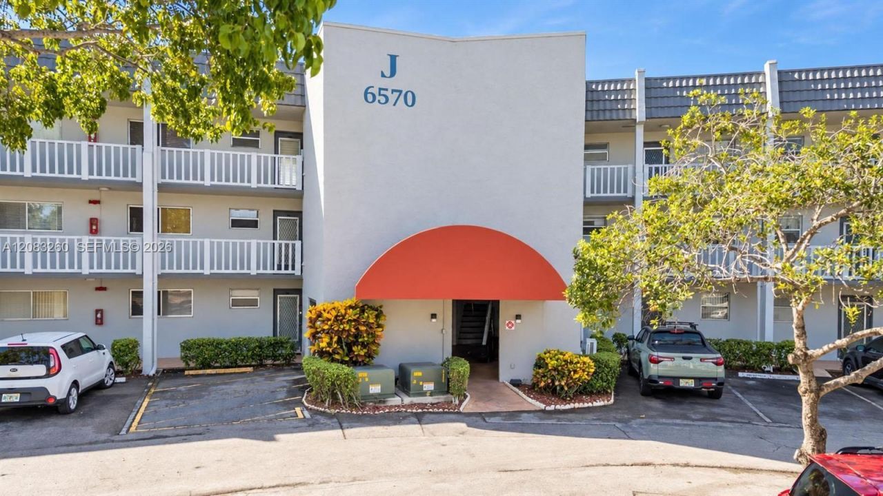 6570 Royal Palm Blvd, Unit 302J, Margate, FL 33063 Photo