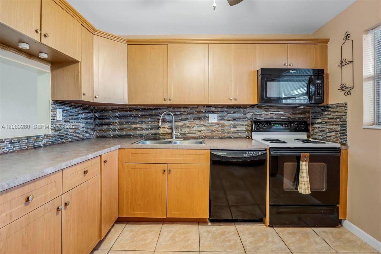 6570 Royal Palm Blvd, Unit 302J, Margate, FL 33063 Photo