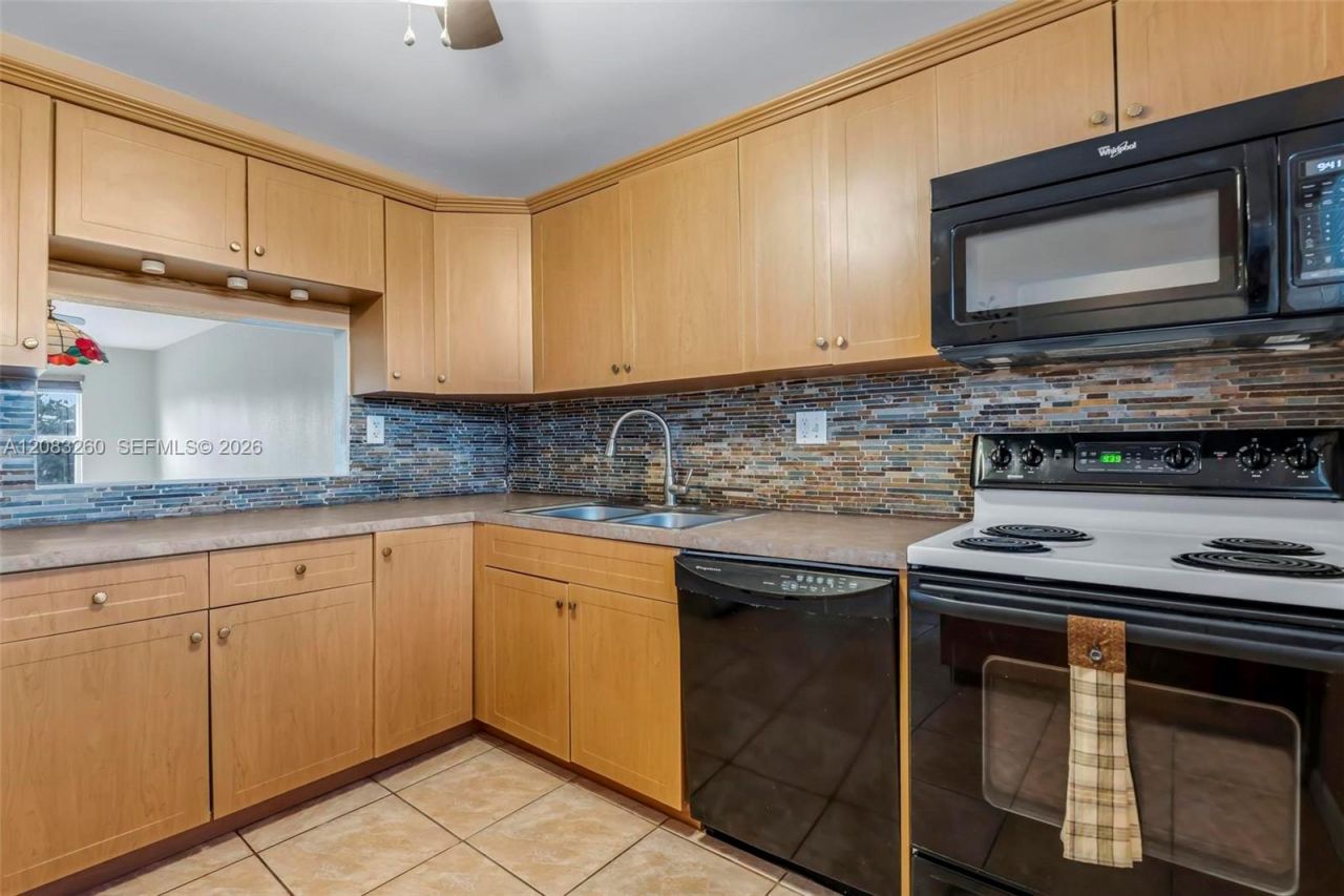 6570 Royal Palm Blvd, Unit 302J, Margate, FL 33063 Photo