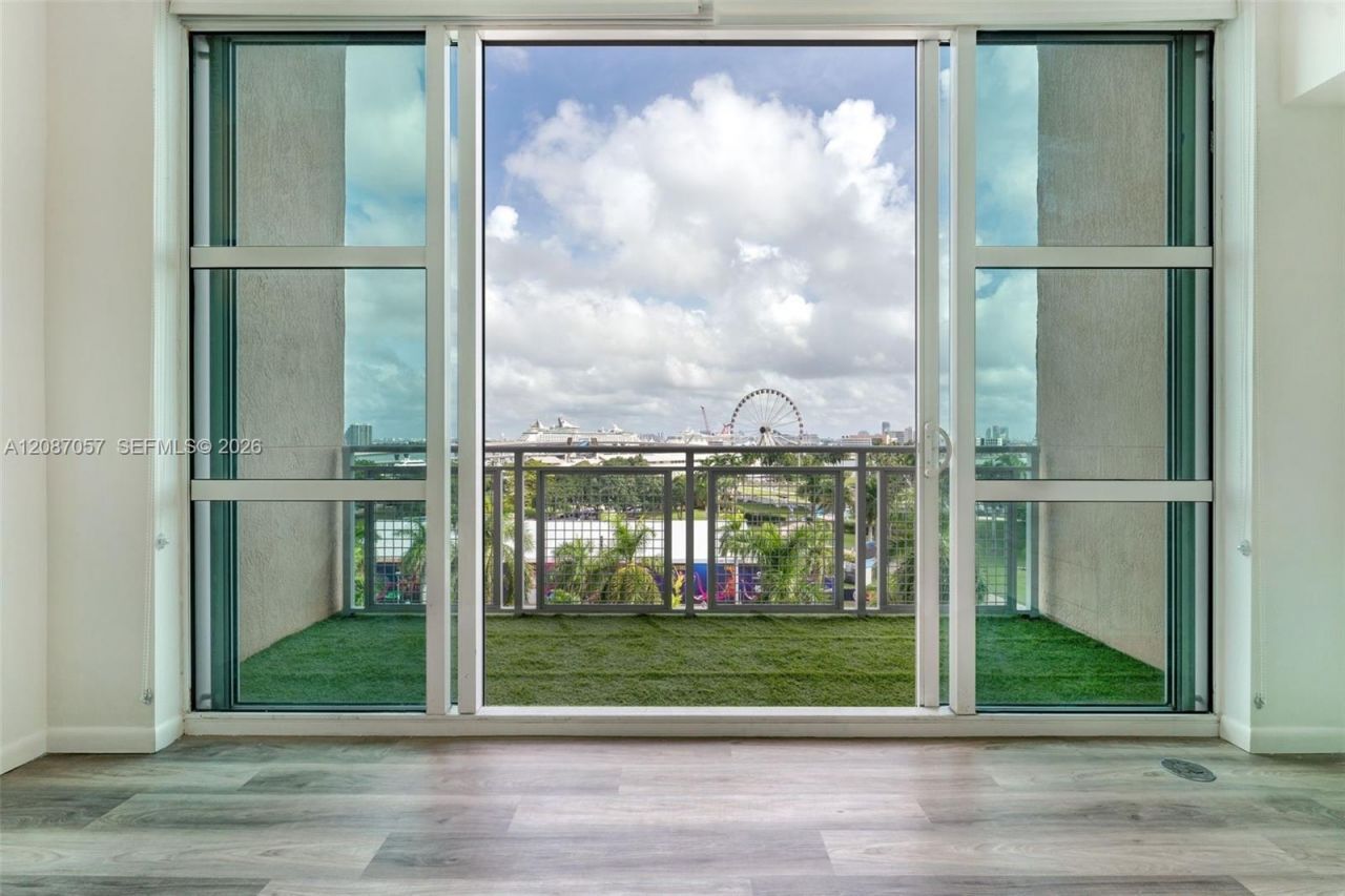 253 NE 2nd St, Unit 630, Miami, FL 33132 Photo