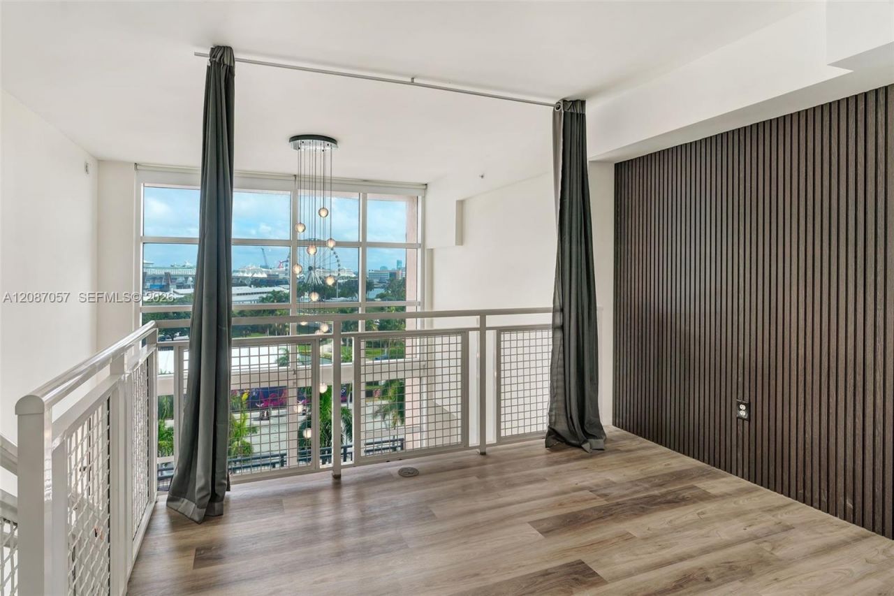 253 NE 2nd St, Unit 630, Miami, FL 33132 Photo