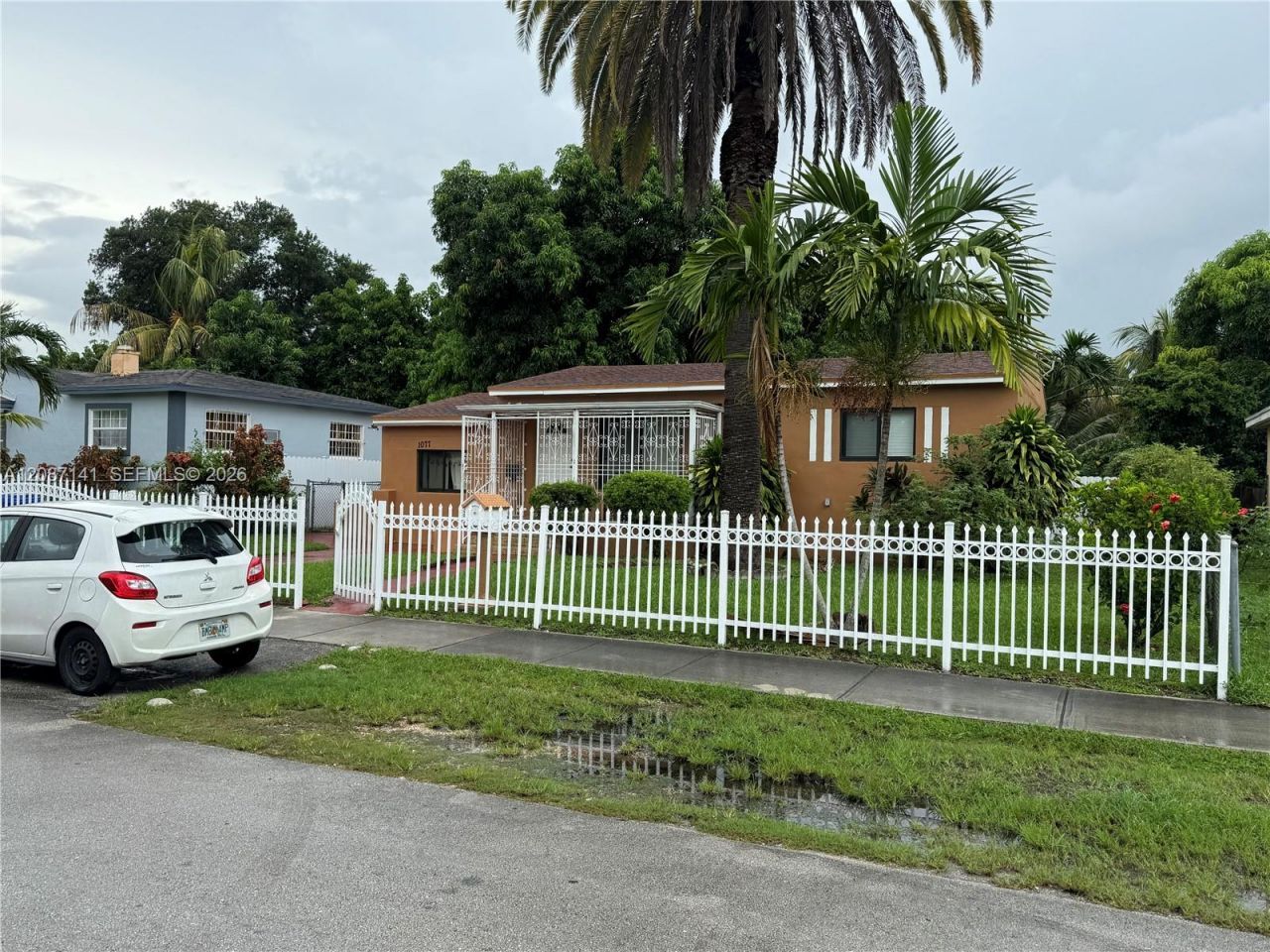 1077 NE 157th Ter, North Miami Beach, FL 33162 Photo