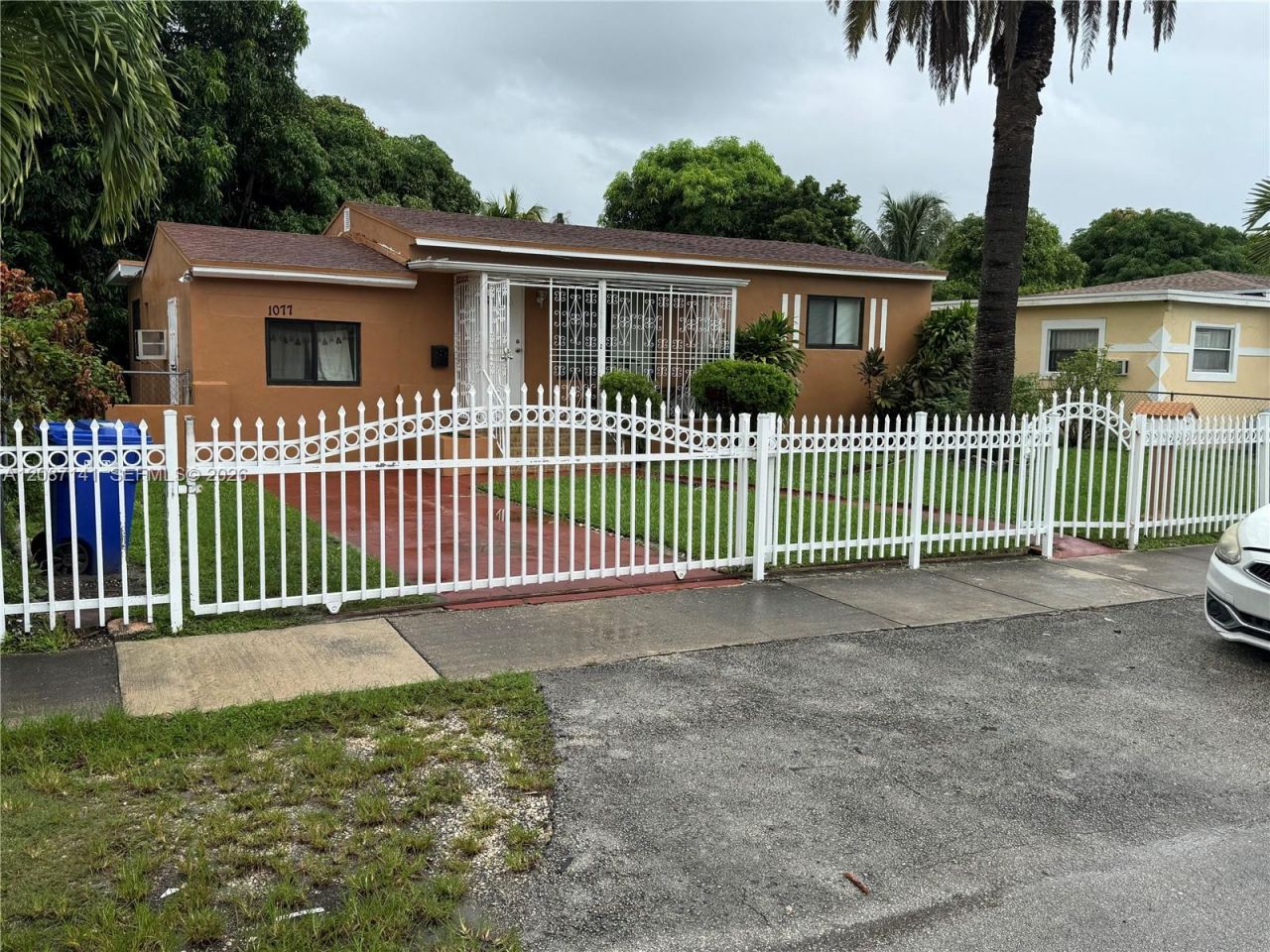 1077 NE 157th Ter, North Miami Beach, FL 33162 Photo