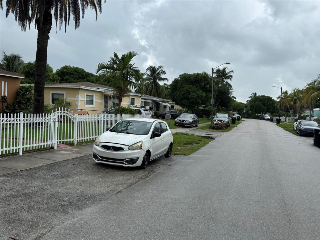1077 NE 157th Ter, North Miami Beach, FL 33162 Photo