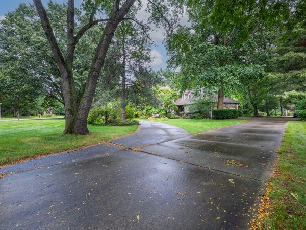 5375 N Alpine Ridge, Stevensville, MI 49127