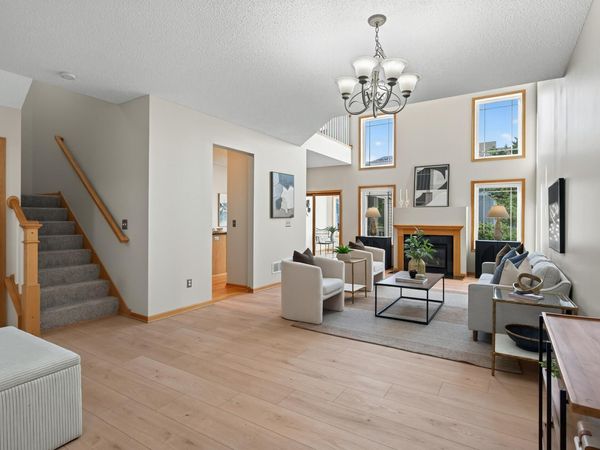 594 Sutherland Drive, Woodbury, MN 55129