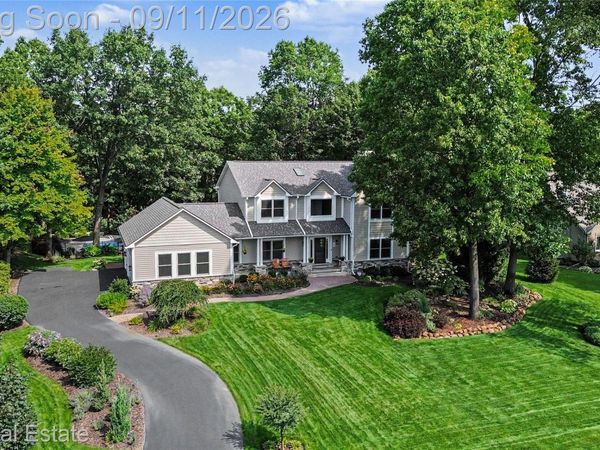 9598 Rolling Greens Drive, Hamburg Township, Mi 48169