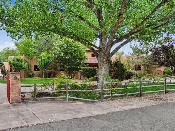 13 Camino De Las Brisas , Corrales, NM 87048