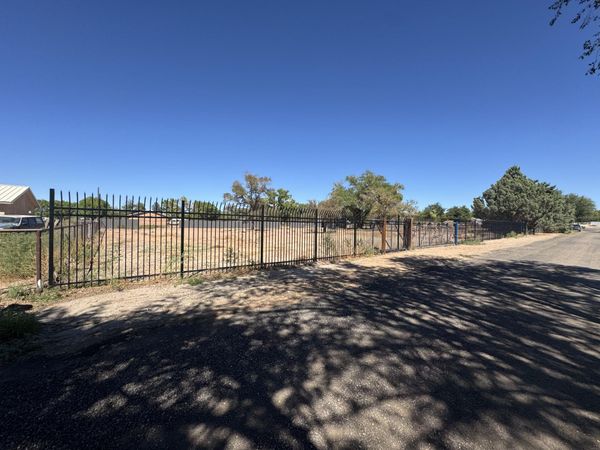 20 Bennet Road, Los Lunas, NM 87031