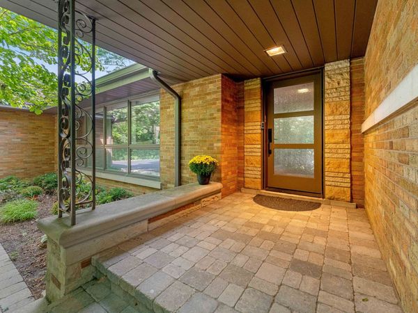 8711 W 123rd Street, Palos Park, IL 60464