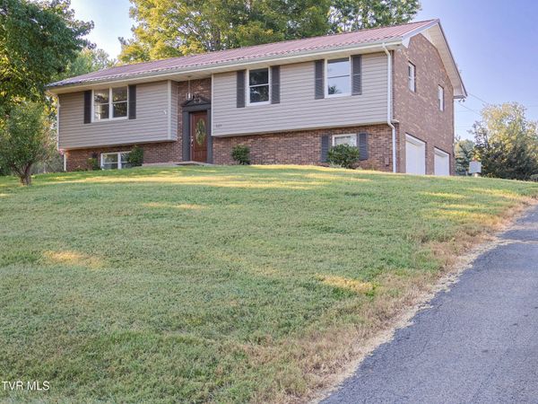 527 Spruce Street, Mount Carmel, TN 37645