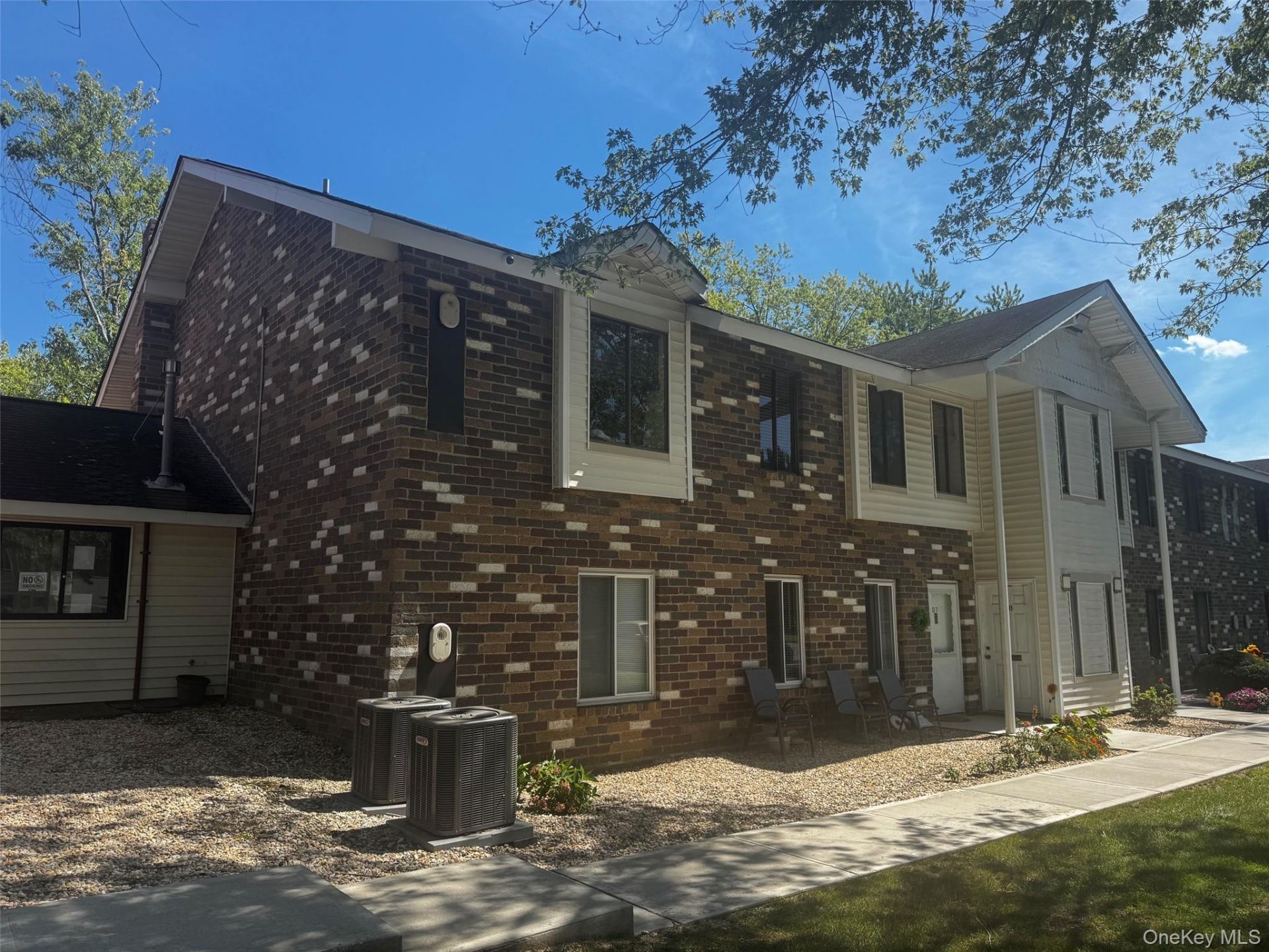 8 Denver Court