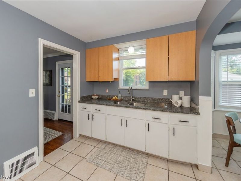 3534 Bainbridge Road, Cleveland Heights, OH 44118 Photo 10