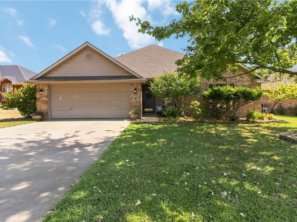 3887 Buckingham Terrace , Springdale, AR 72764