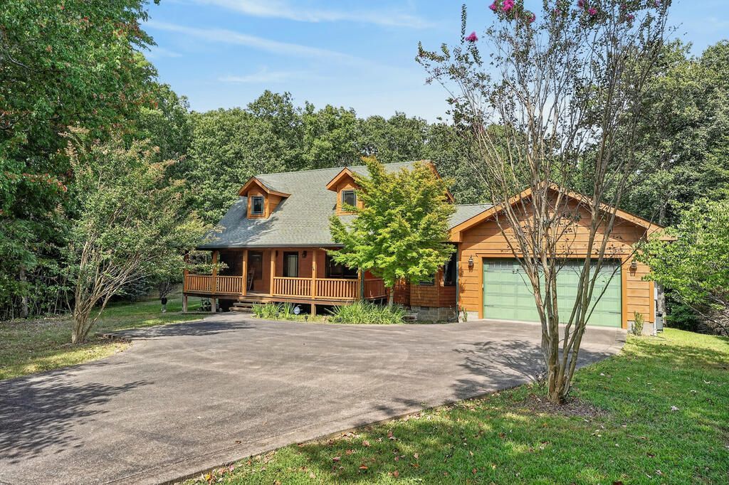 303 Oesterman Drive, Monterey, TN 38574 Main Photo