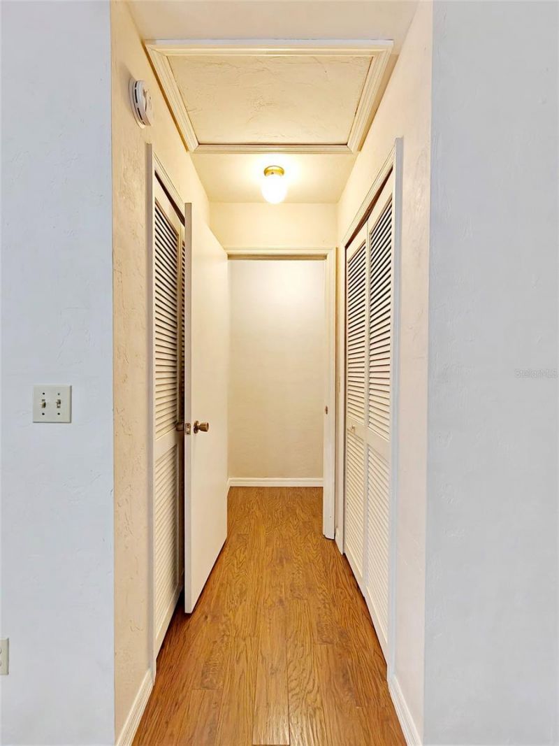 5815 SW 9th Place, Gainesville, FL 32607 Photo