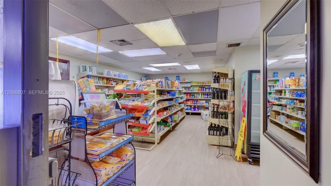 500 Bayview Dr, Unit 1420, Sunny Isles Beach, FL 33160 Photo