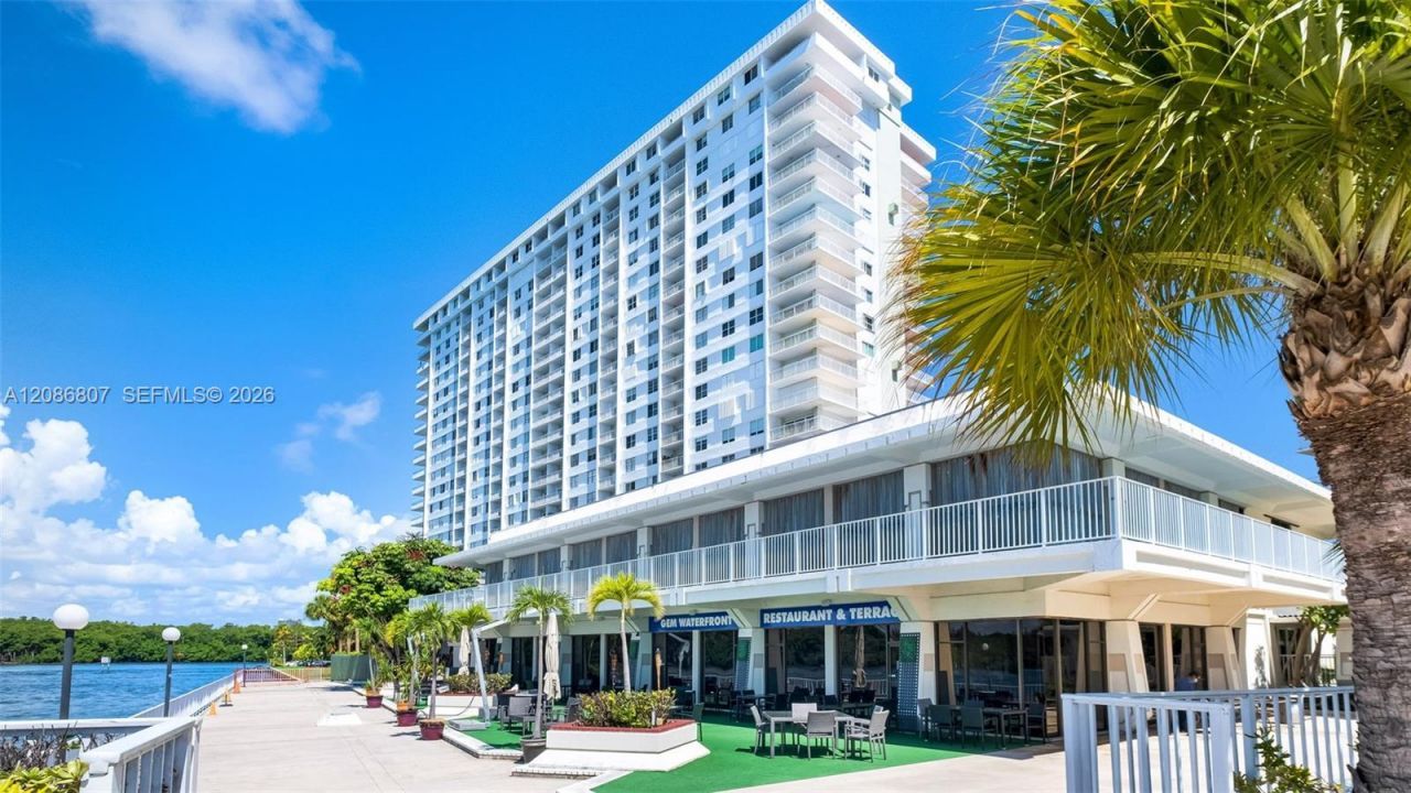 500 Bayview Dr, Unit 1420, Sunny Isles Beach, FL 33160 Photo