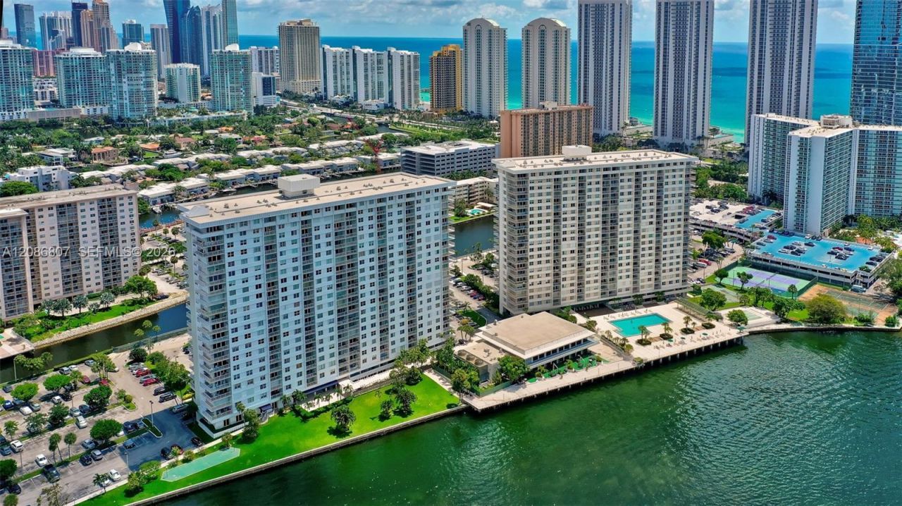 500 Bayview Dr, Unit 1420, Sunny Isles Beach, FL 33160 Photo