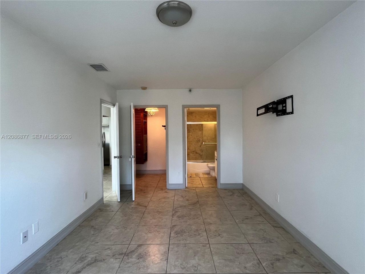 677 NE 24 Th, Unit 704, Miami, FL 33137 Photo