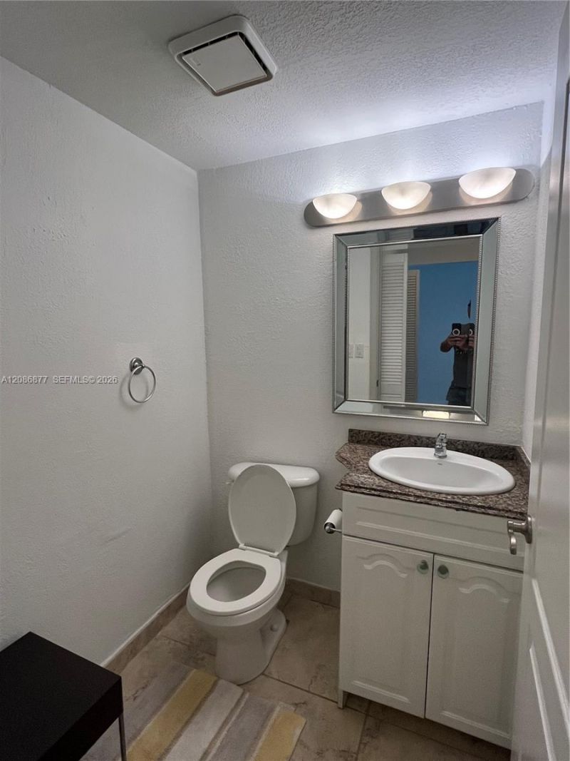 677 NE 24 Th, Unit 704, Miami, FL 33137 Photo