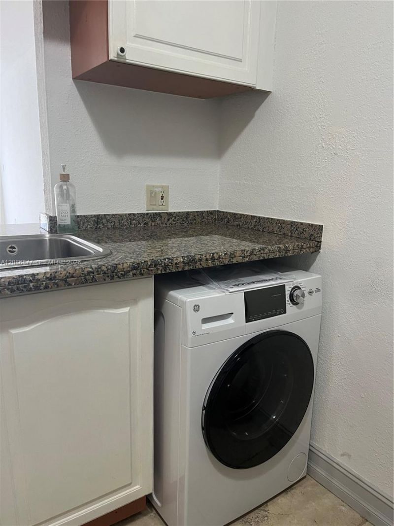 677 NE 24 Th, Unit 704, Miami, FL 33137 Photo