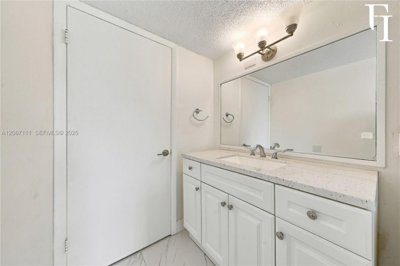 6965 Harding Ave, Unit 406, Miami Beach, FL 33141 Photo