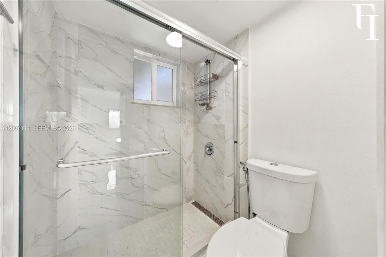 6965 Harding Ave, Unit 406, Miami Beach, FL 33141 Photo