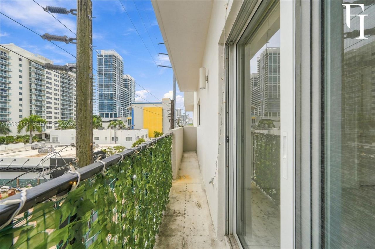 6965 Harding Ave, Unit 406, Miami Beach, FL 33141 Photo