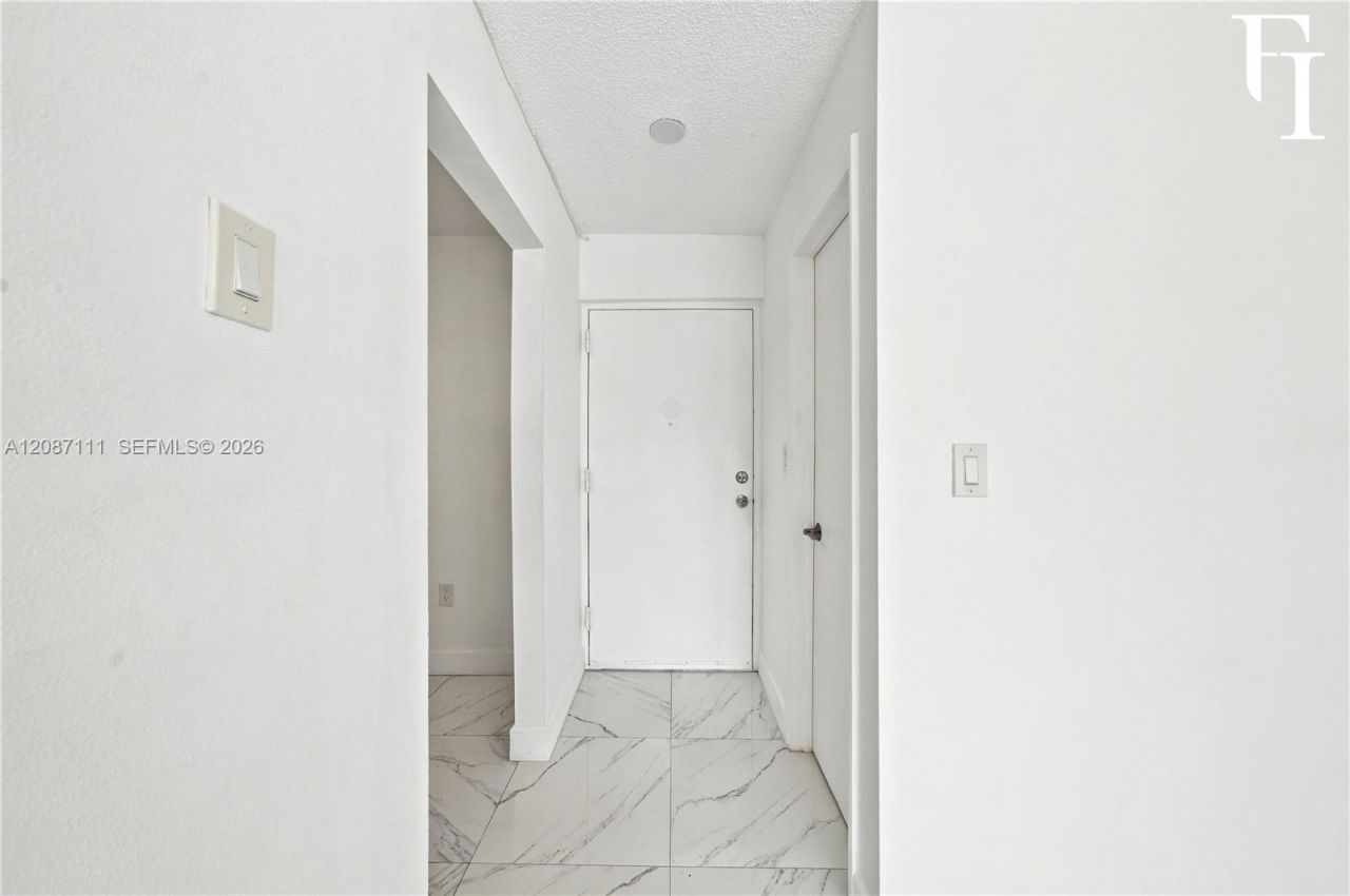6965 Harding Ave, Unit 406, Miami Beach, FL 33141 Photo