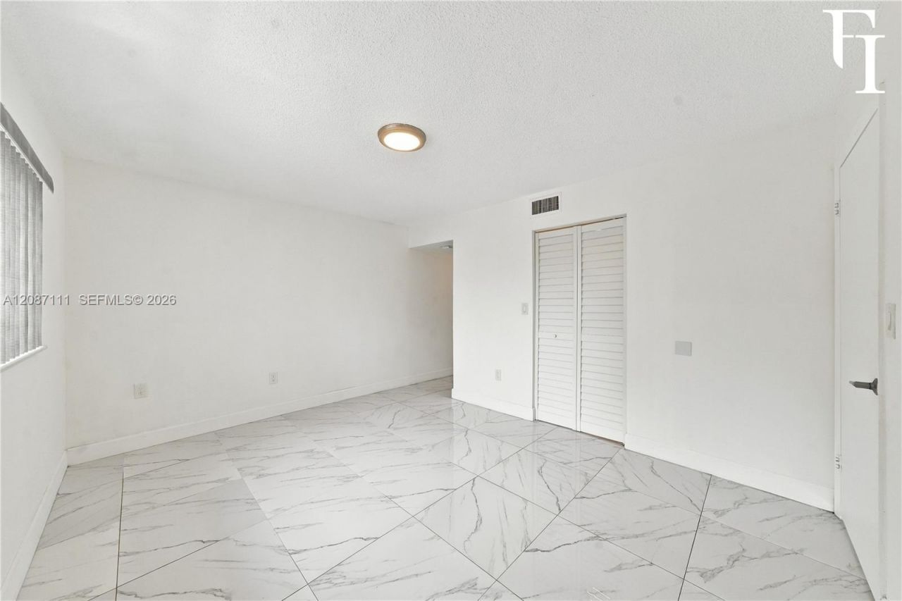 6965 Harding Ave, Unit 406, Miami Beach, FL 33141 Photo