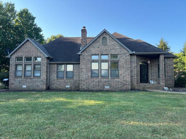1302 E 13th Street , Mountain Grove, MO 65711