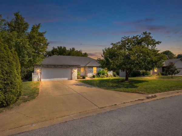 3821 W Lark Street, Springfield, MO 65810
