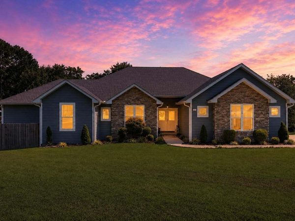 43 Oakridge Drive , Pineville, MO 64856