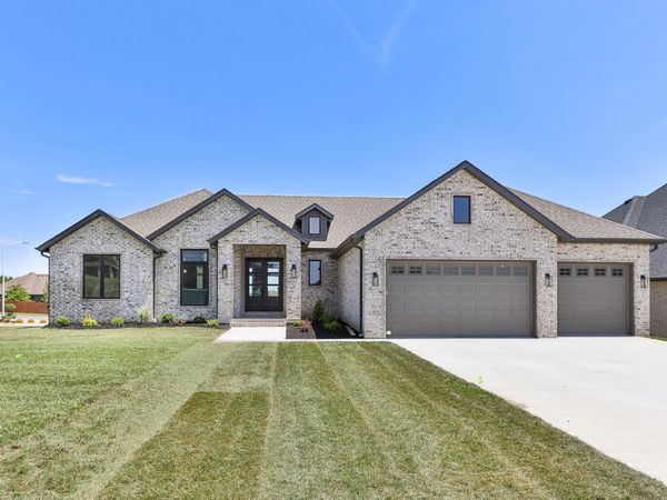 2082 N Unbridled Court, Springfield, MO 65802