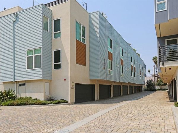 5640 Observation, Los Angeles, CA 90028