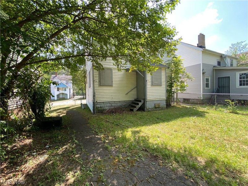 10609 Dove Avenue, Cleveland, OH 44105 Photo 7