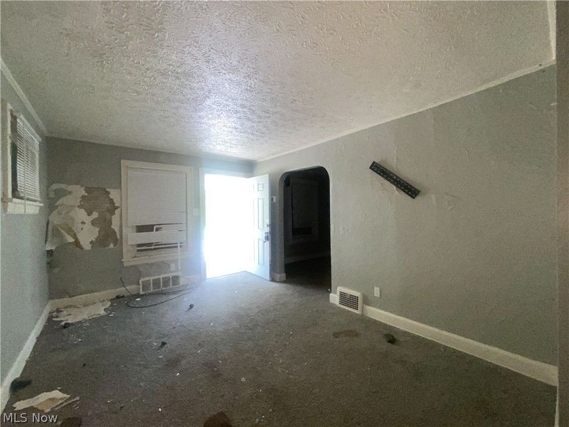 10609 Dove Avenue, Cleveland, OH 44105 Photo 8
