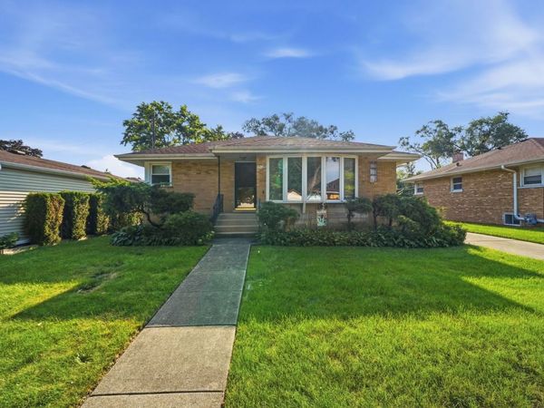9135 Cherry Avenue , Morton Grove, IL 60053