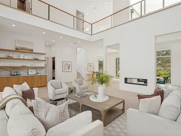 6633 Greenwich Lane, Dallas, TX 75230