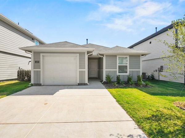 5509 Corduroy Road, Krum, TX 76249
