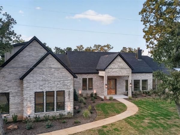 2821 Private Access Road, Unit 73107, Burleson, TX 76028