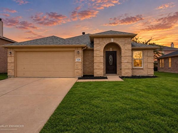 2420 Arroyo Springs Drive, Grand Prairie, TX 75052